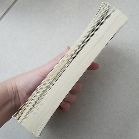 The Woman in Cabin 10 paperback book - Picture 4 of 6